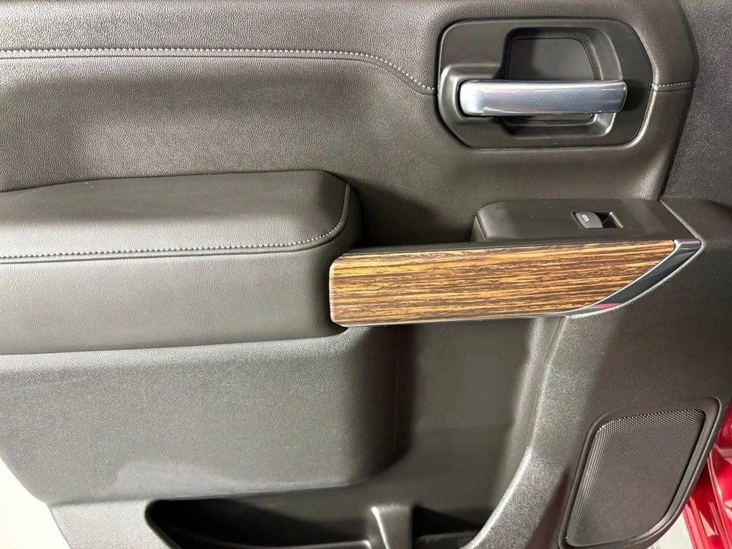 Used 2020 CAJUN RED TINTCOAT Chevrolet High Country image 43