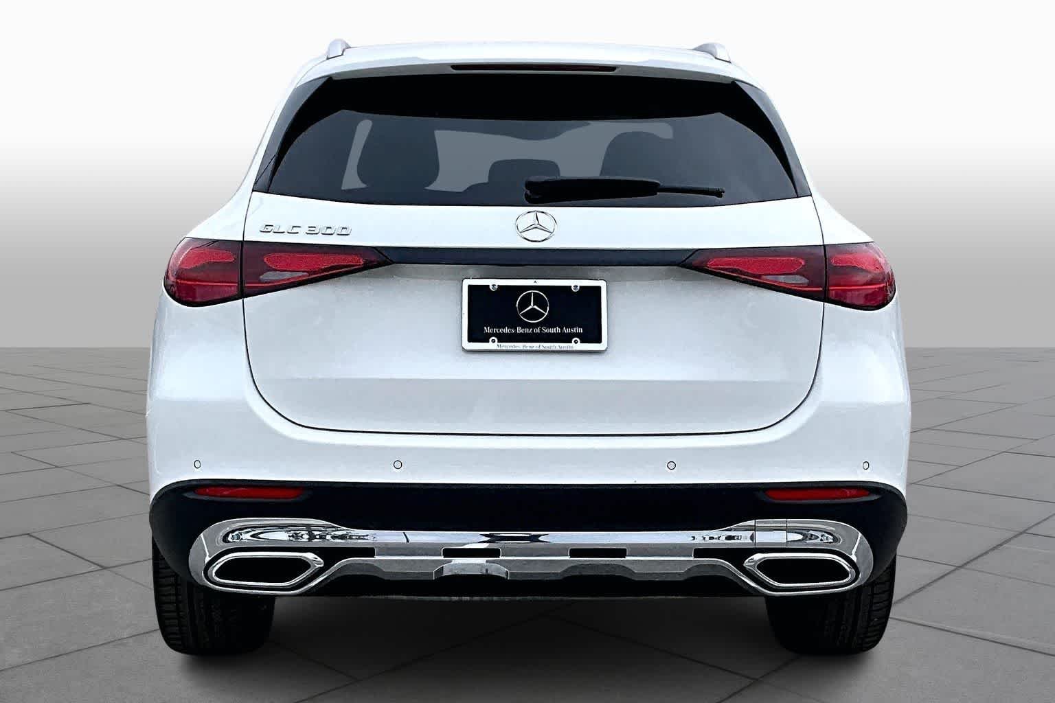 New 2026 Polar White Mercedes-Benz GLC 300 image 4