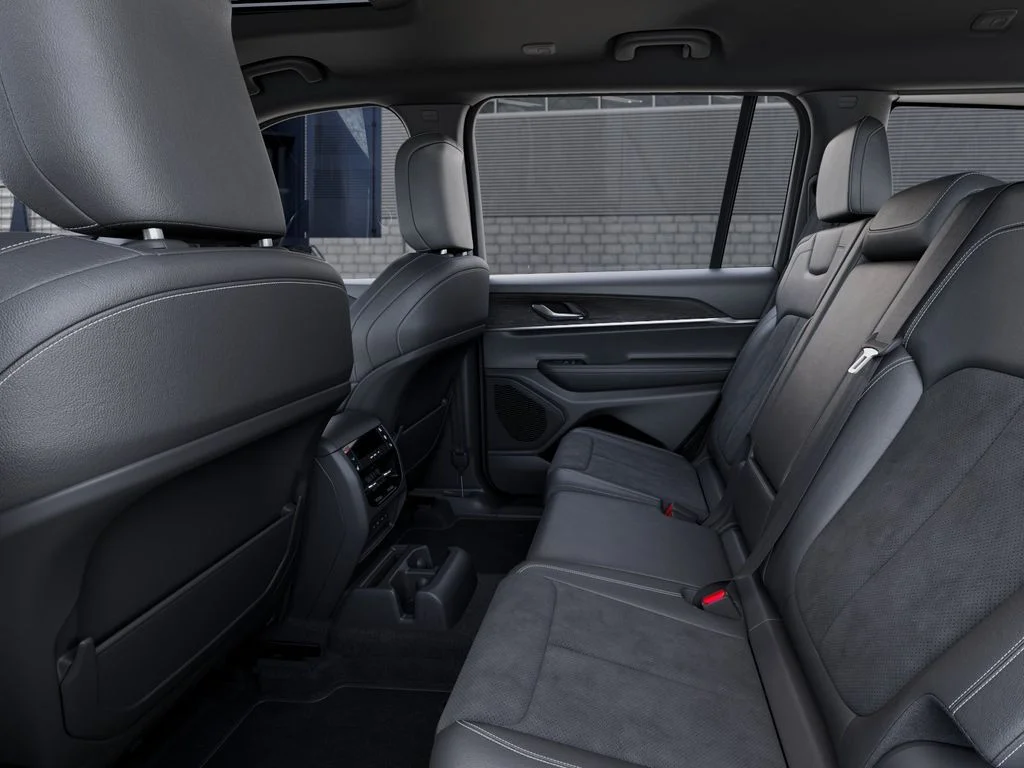 New 2026 Baltic Gray Metallic Clear-Coat Exterior Paint Jeep Altitude image 23