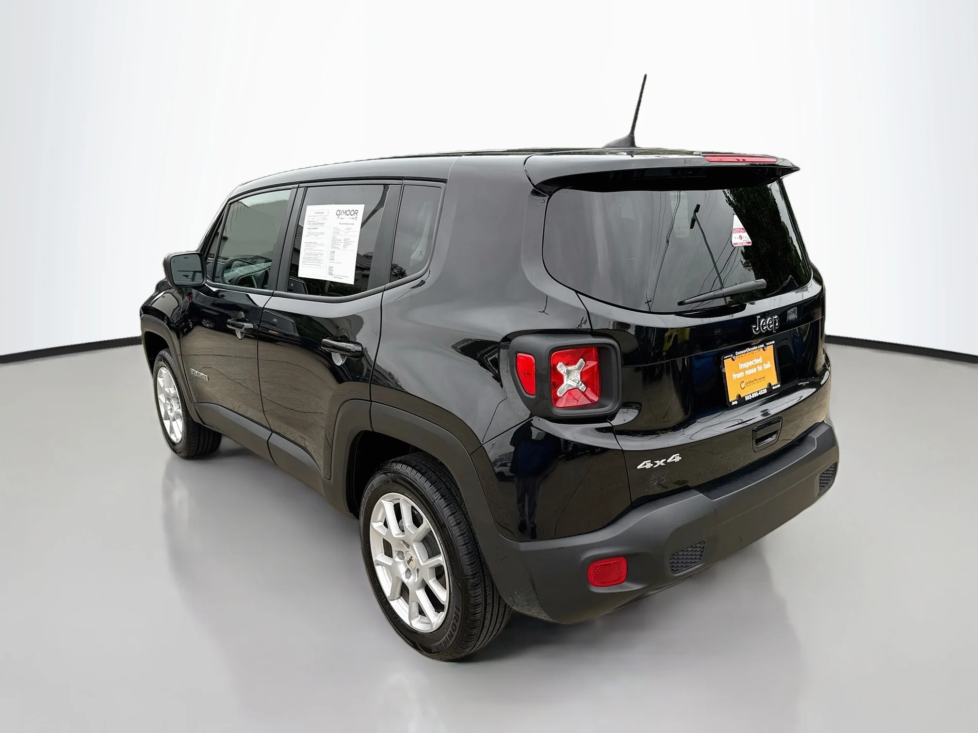 Used 2023 Black Clearcoat Jeep Latitude image 6