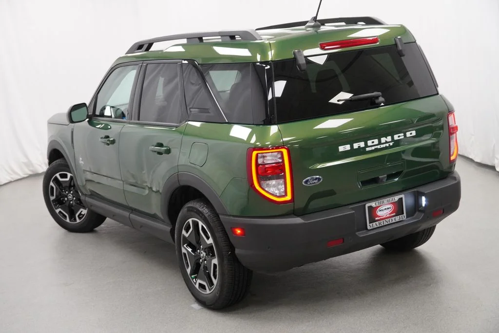 Used 2023 Green Ford Outer Banks image 12