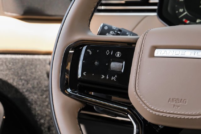 Certified Used 2025 Gray Land Rover Dynamic SE image 24