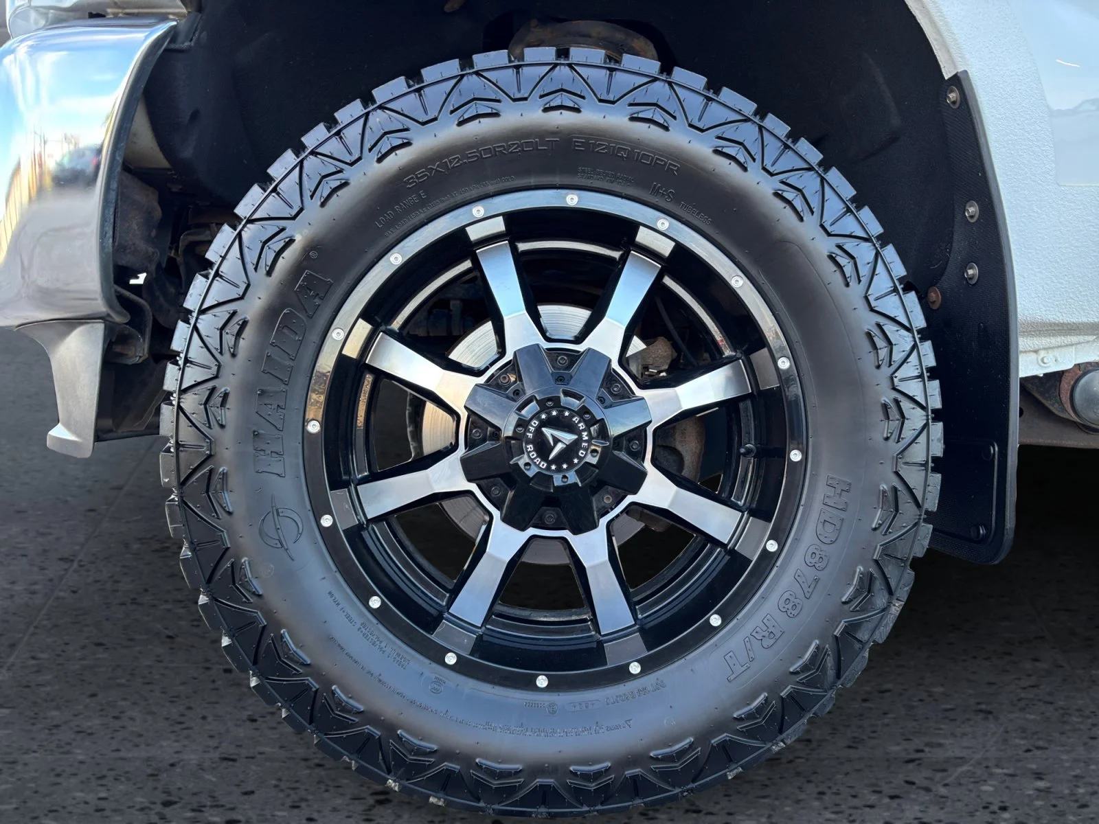 Used 2011 White Ford XL image 9