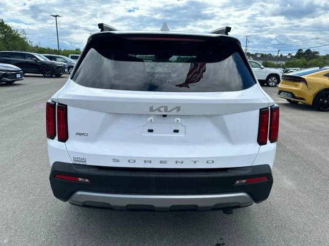 Used 2022 White Kia X-Line SX Prestige image 5