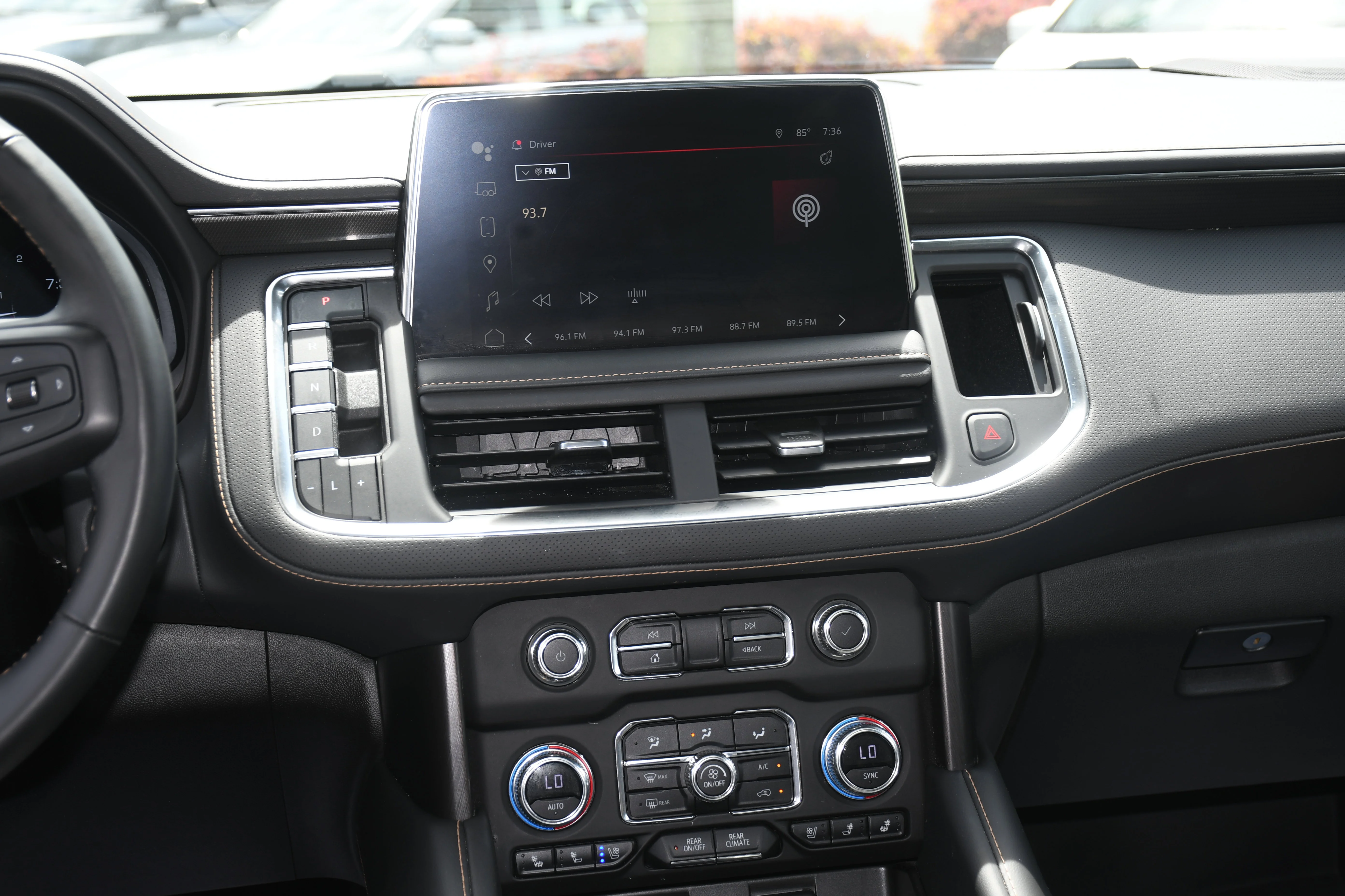 2023 GMC Yukon XL AT4 - Photo 18