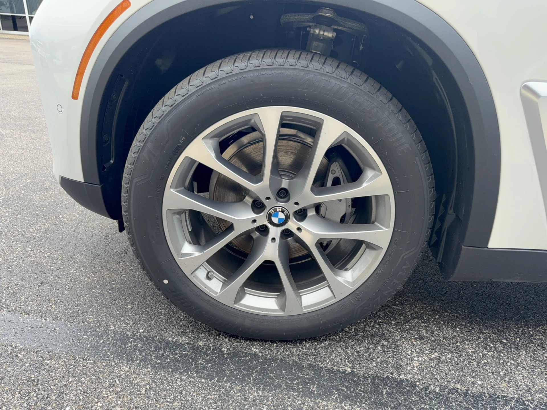 New 2026 Alpine White BMW xDrive40i image 29