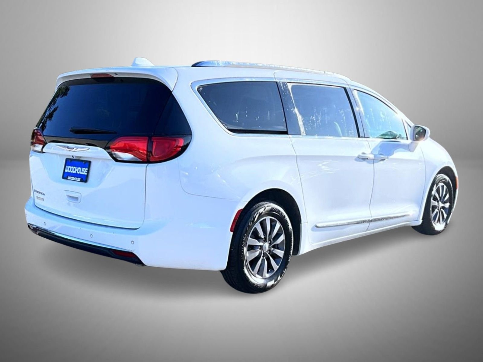 Used 2019 White Chrysler Touring L Plus image 5