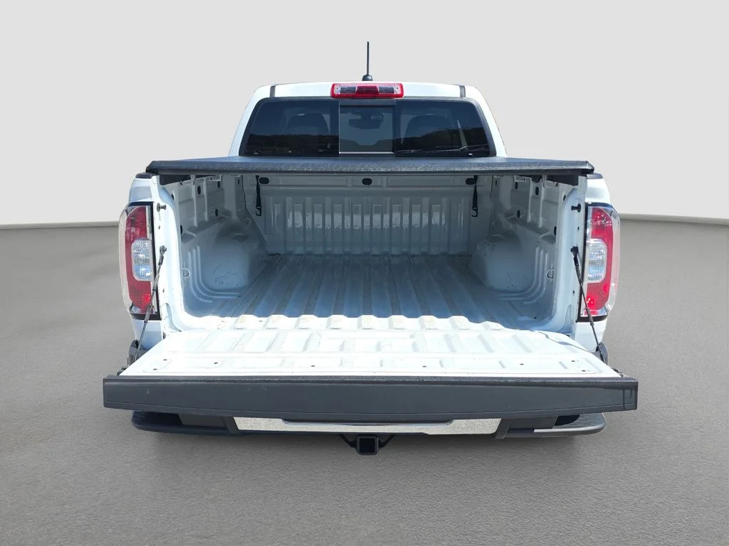 Used 2019 White GMC SLT image 17