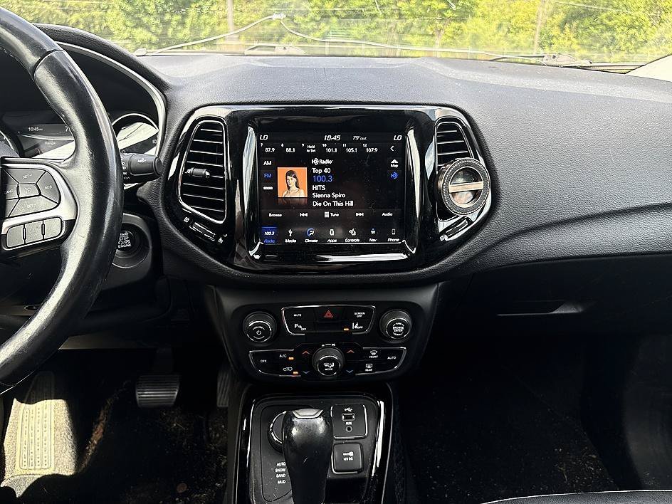 Used 2018 White Clearcoat Jeep Limited image 16