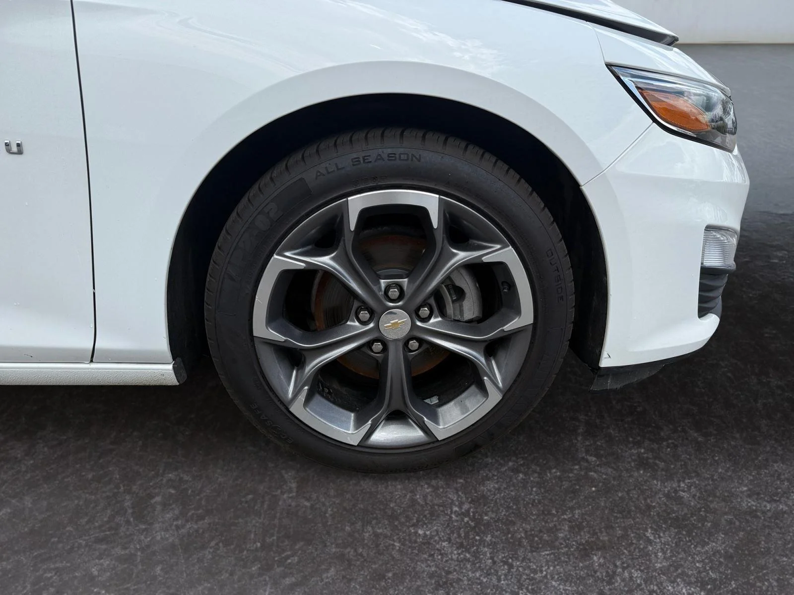 Used 2024 Summit White Chevrolet 1LT image 27