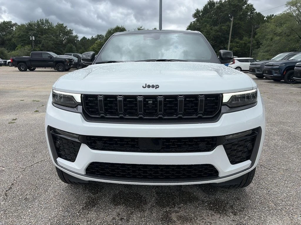 New 2026 Bright White Clear-Coat Exterior Paint Jeep Summit image 9