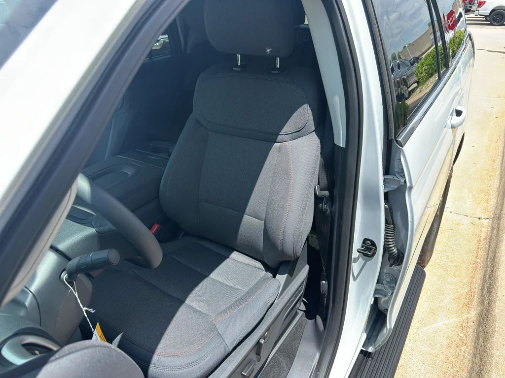 New 2025 Space Silver Metallic Ford Active image 23