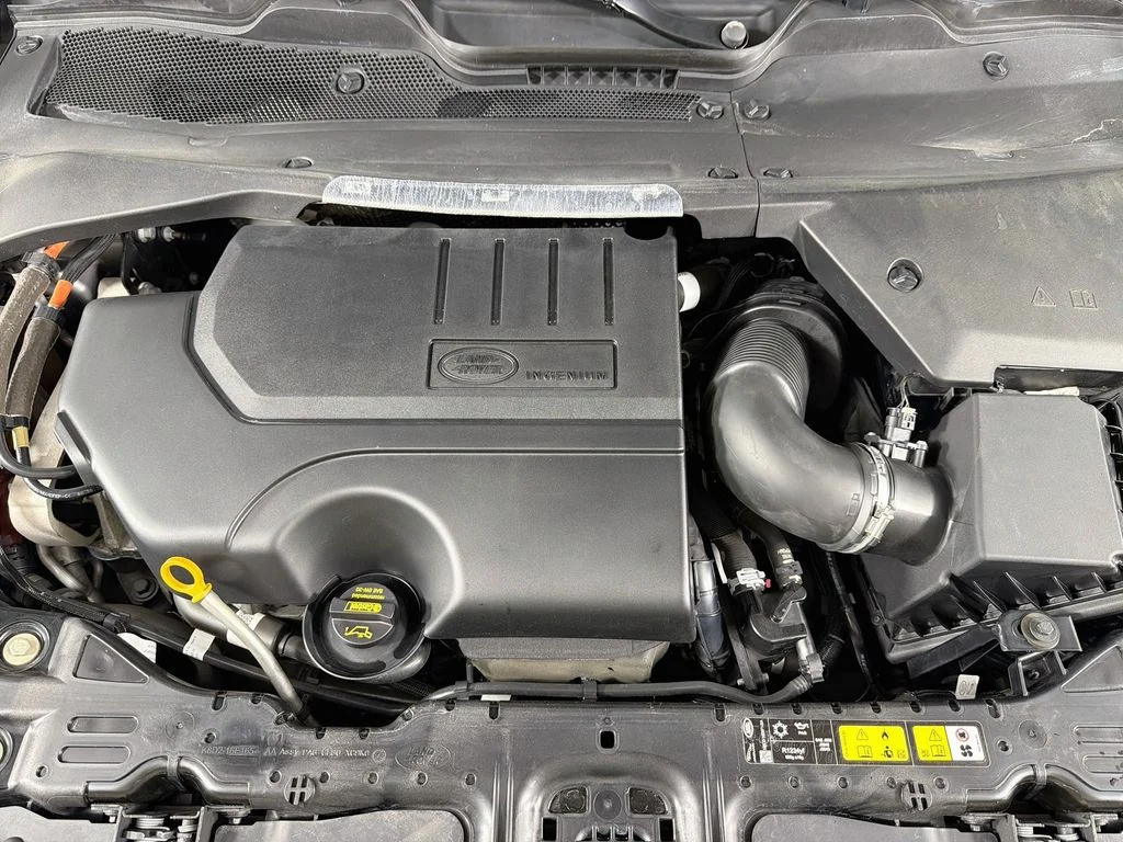 Certified Used 2023 Gray Land Rover SE image 31