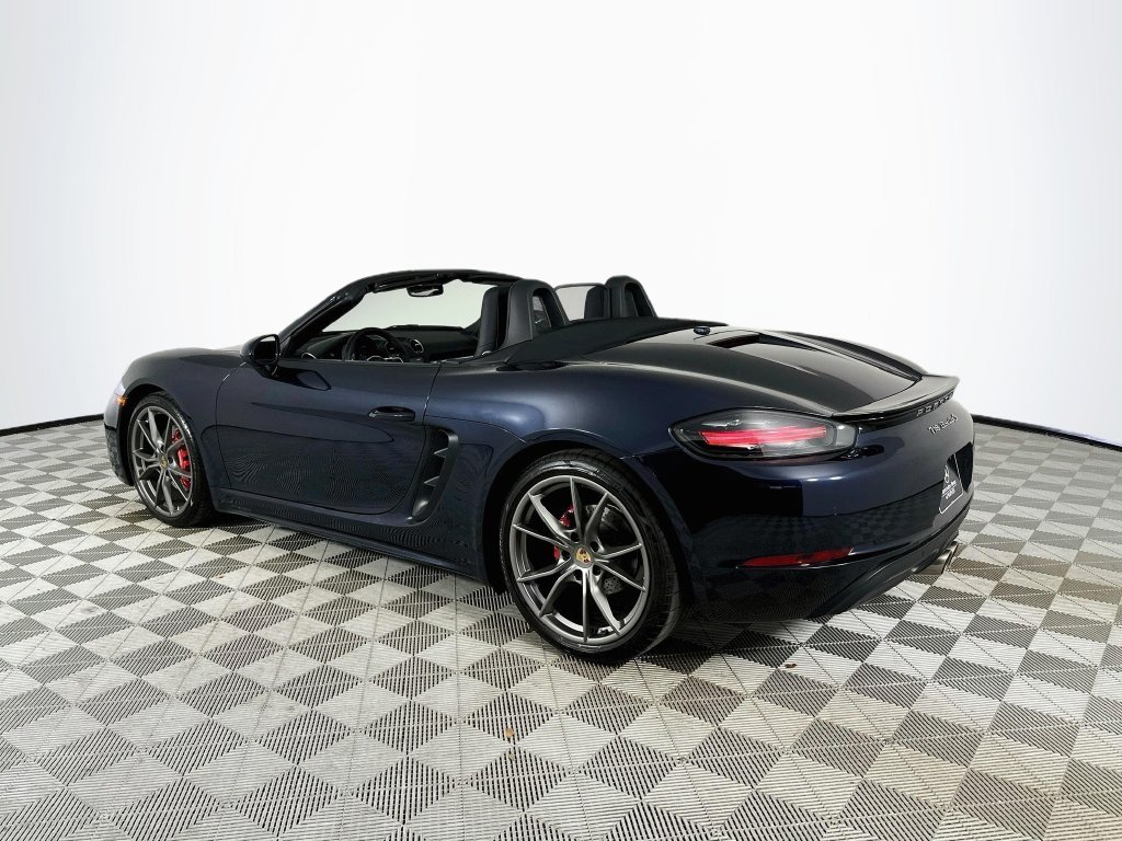 Used 2019  Porsche S image 5