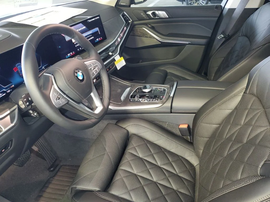 New 2026 Black Sapphire Metallic BMW xDrive40i image 16
