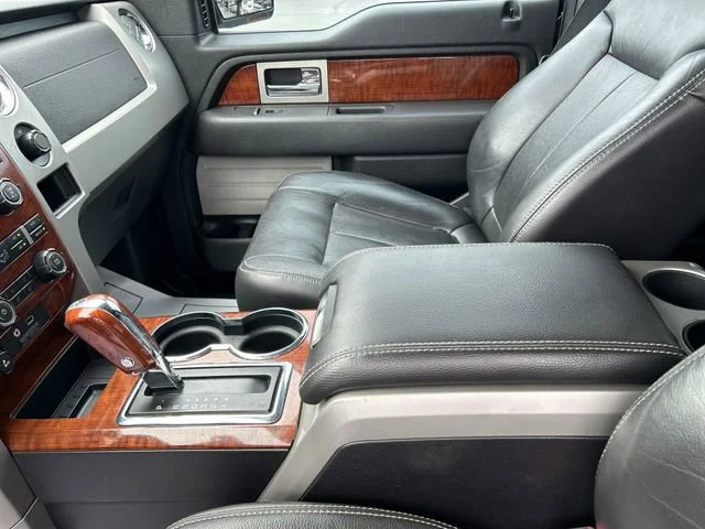 Used 2010  Ford XL image 29