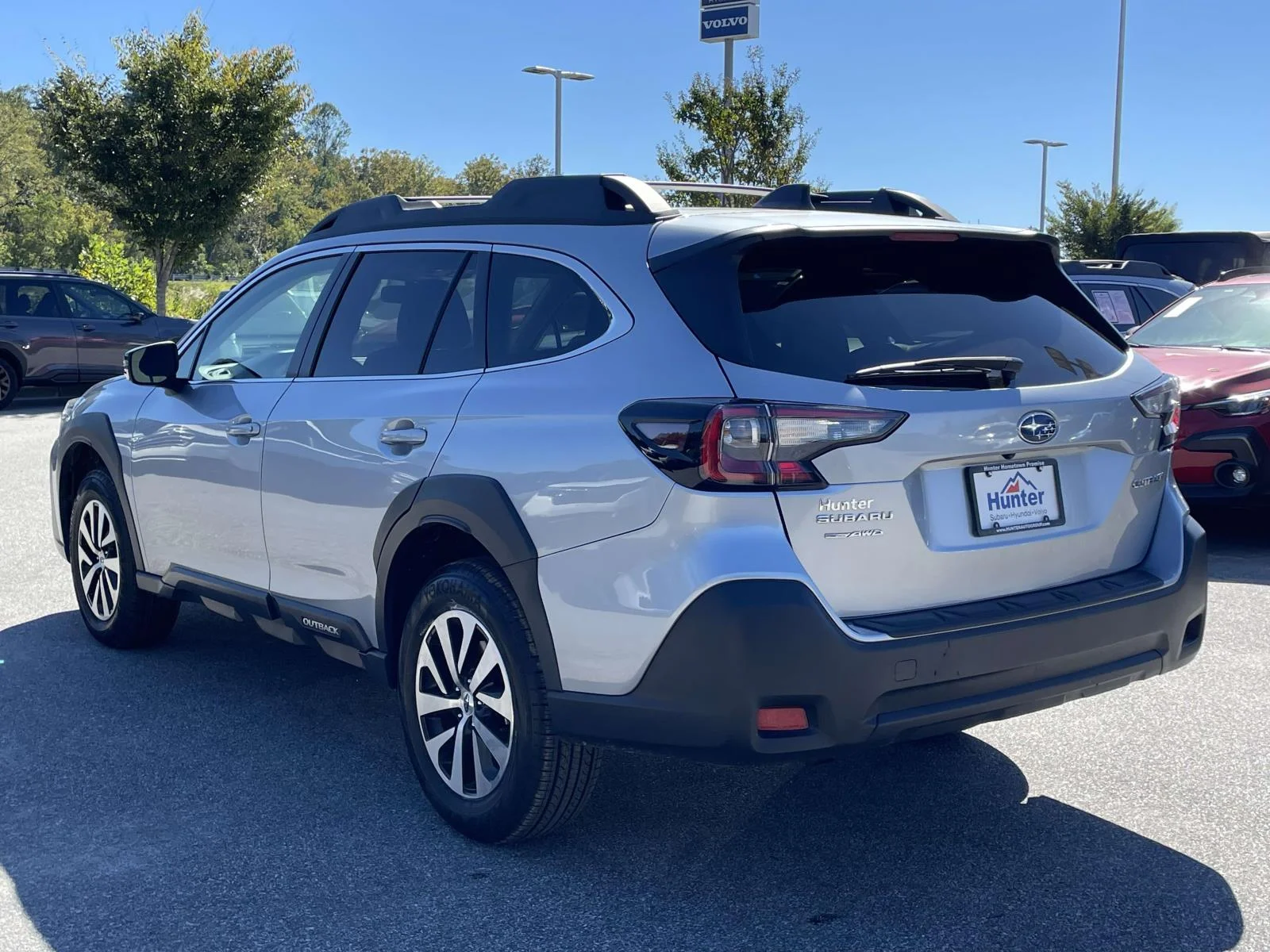 Used 2025 Ice Silver Metallic Subaru Premium image 25