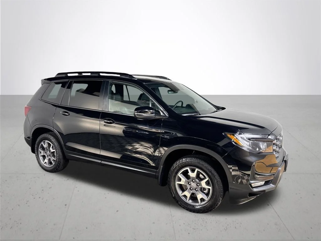 Certified Used 2022 Crystal Black Pearl Honda TrailSport image 5