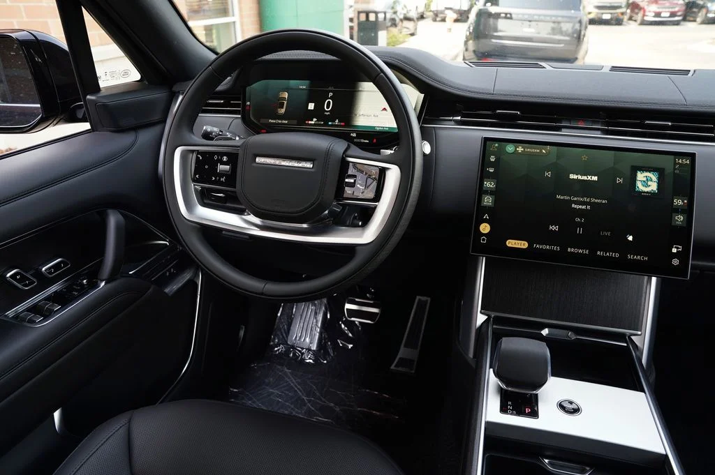 New 2026 Constellation Blue Ultra Metallic Gloss Land Rover SE image 15