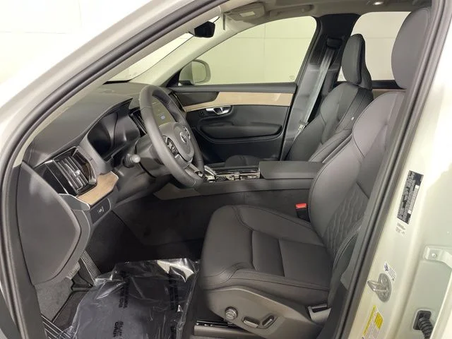 2025 Volvo XC90 Plus - Photo 15