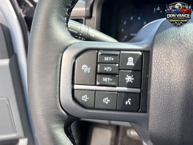 New 2025 Oxford White Ford XLT image 12