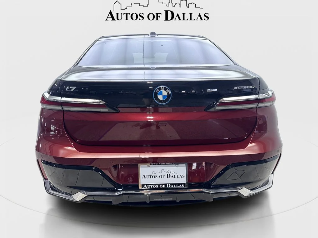 Used 2023 Red BMW xDrive60 image 8