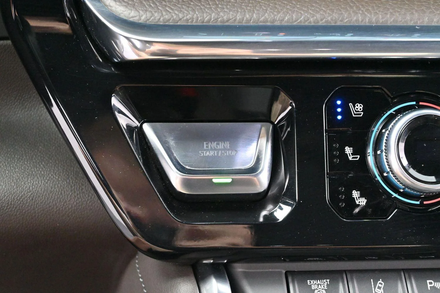 Used 2024 Downpour Metallic GMC Denali image 25