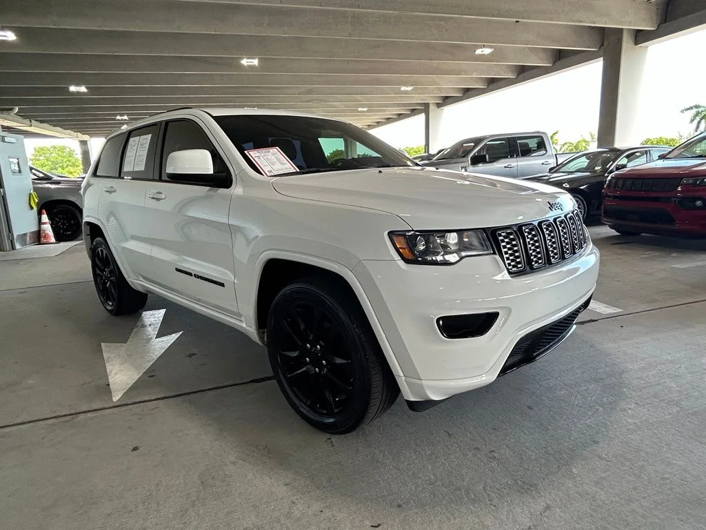 Used 2020 Bright White Clearcoat Jeep Altitude image 7