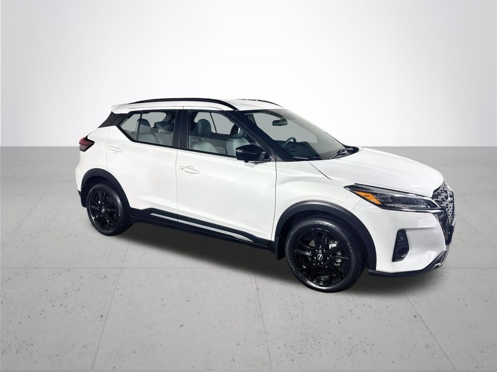 Used 2024 Aspen White Nissan SR image 4