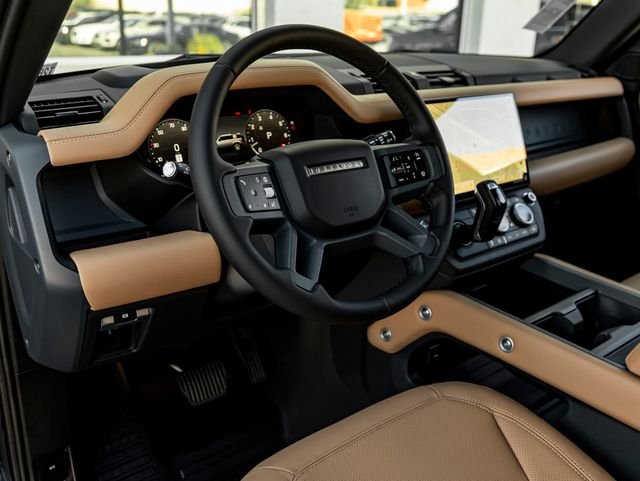 New 2026 Santorini Black Land Rover X-Dynamic SE image 17