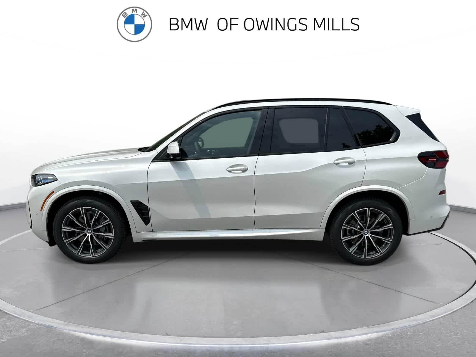 New 2026 Mineral White Metallic BMW xDrive40i image 5