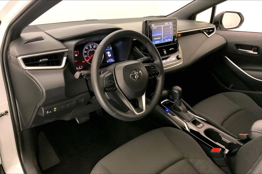 Used 2022 White Toyota SE image 21