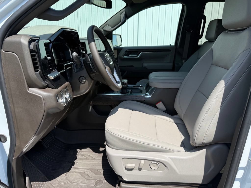 2026 GMC Sierra 1500 SLT - Photo 14