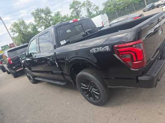 Used 2026 Agate Black Metallic Ford LARIAT image 5