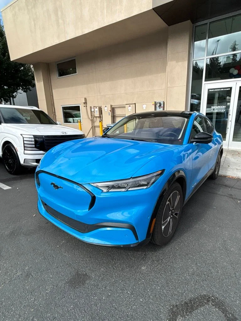 2023 Ford Mustang-Mach-e Premium's photo