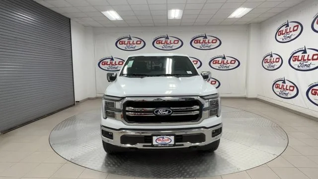 New 2026 Oxford White Ford Lariat image 4