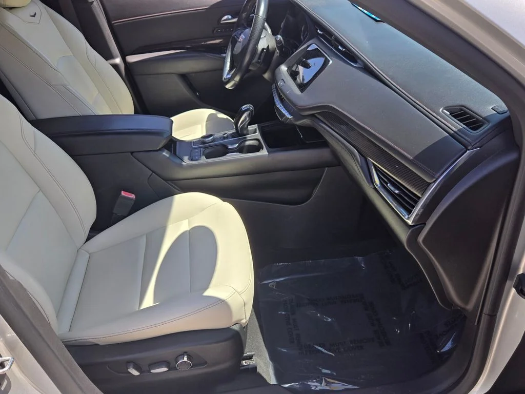 Used 2019 Silver Cadillac Sport image 19