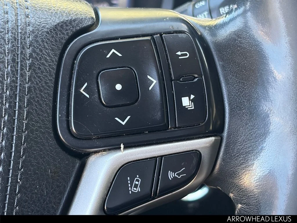 Used 2017 Gray Toyota XLE image 11
