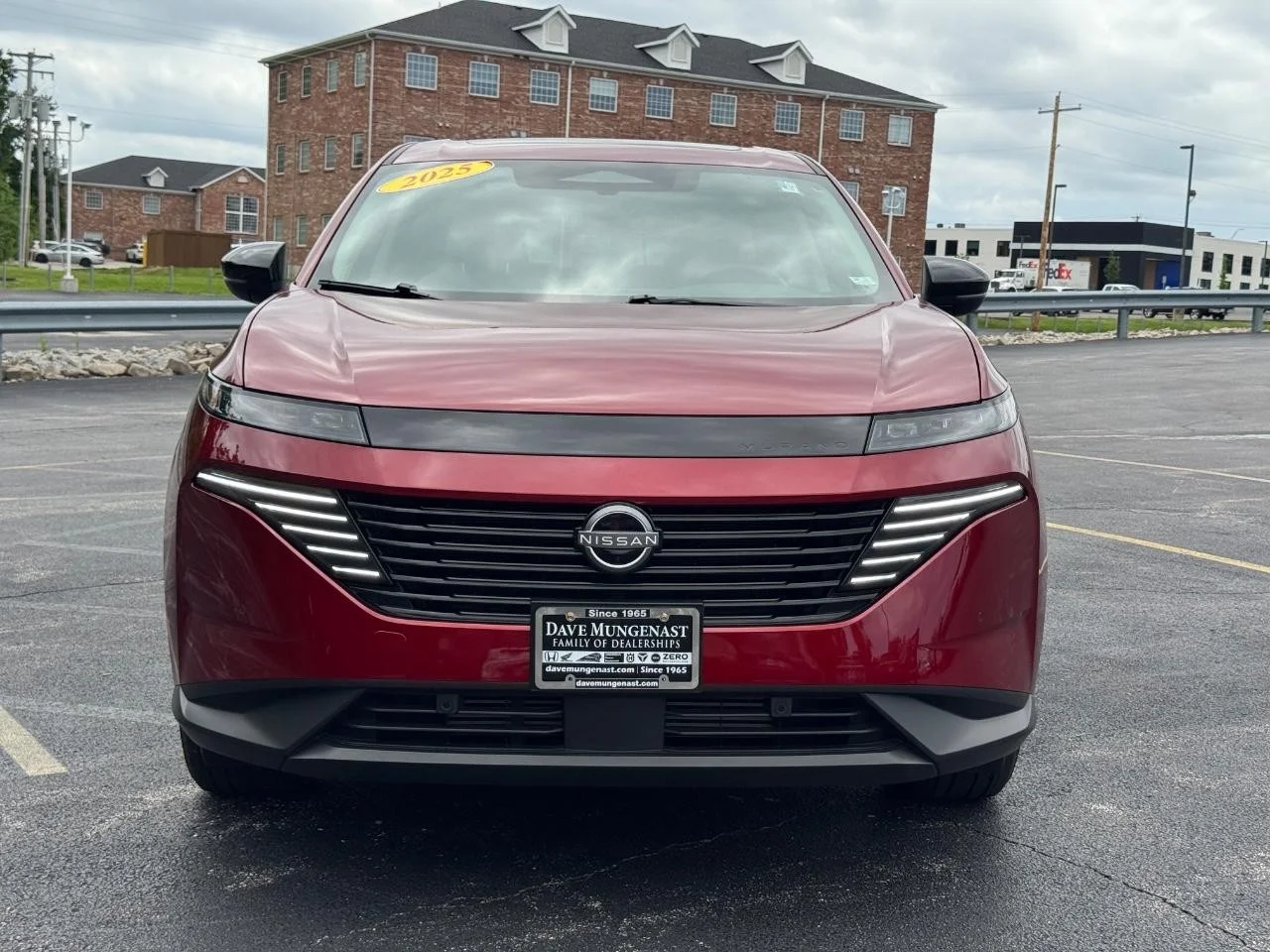Used 2025 Scarlet Ember Tintcoat Nissan SL image 10