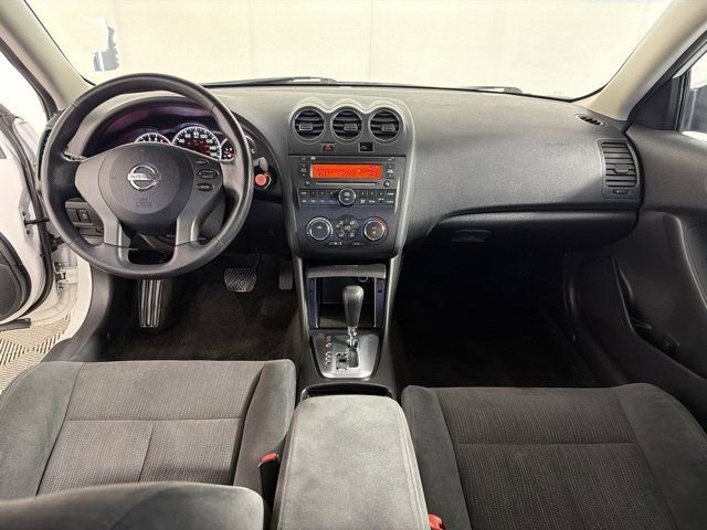 Used 2011 White Nissan 2.5 S image 24