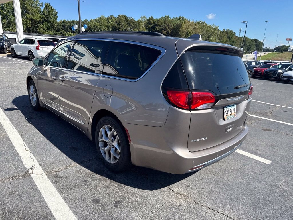 Used 2017 Chrysler Pacifica Touring-L with VIN 2C4RC1BG4HR537289 for sale in Newnan, GA