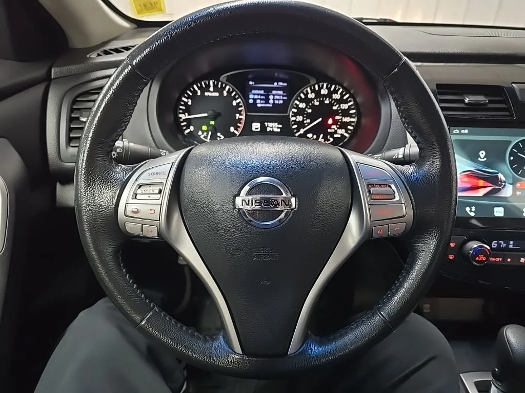 Used 2015 Silver Nissan 2.5 SV image 19