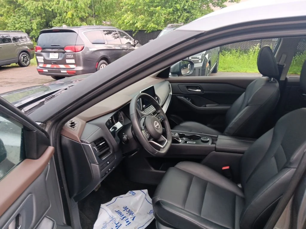 Used 2023 Gun Metallic Nissan SV image 13