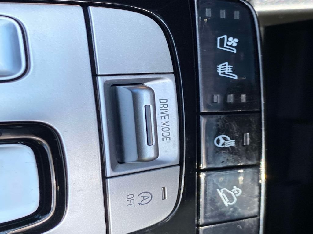 Used 2022 Gray Hyundai Limited image 15