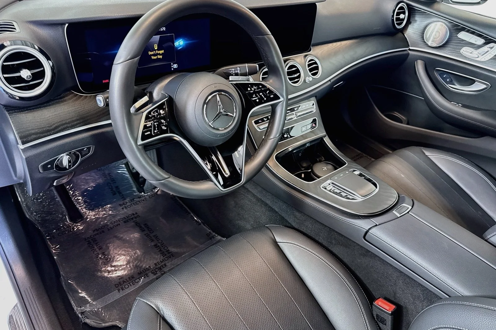 Used 2022 Manufaktur Diamond White Mercedes-Benz E 350 image 9