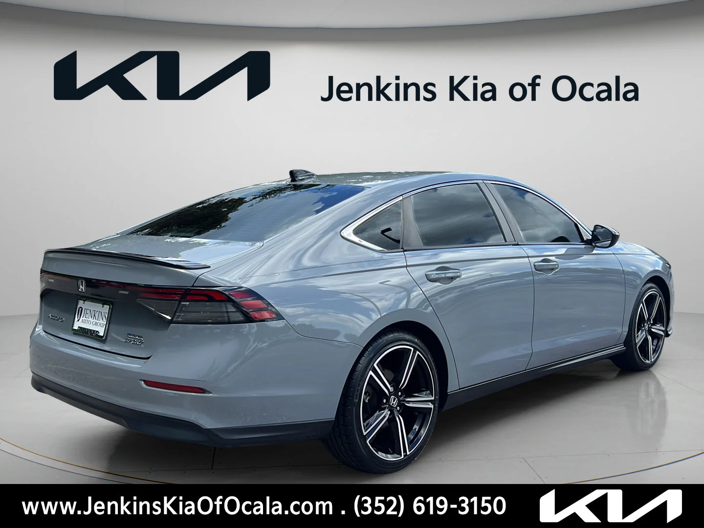 Used 2024 Gray Honda Sport image 3