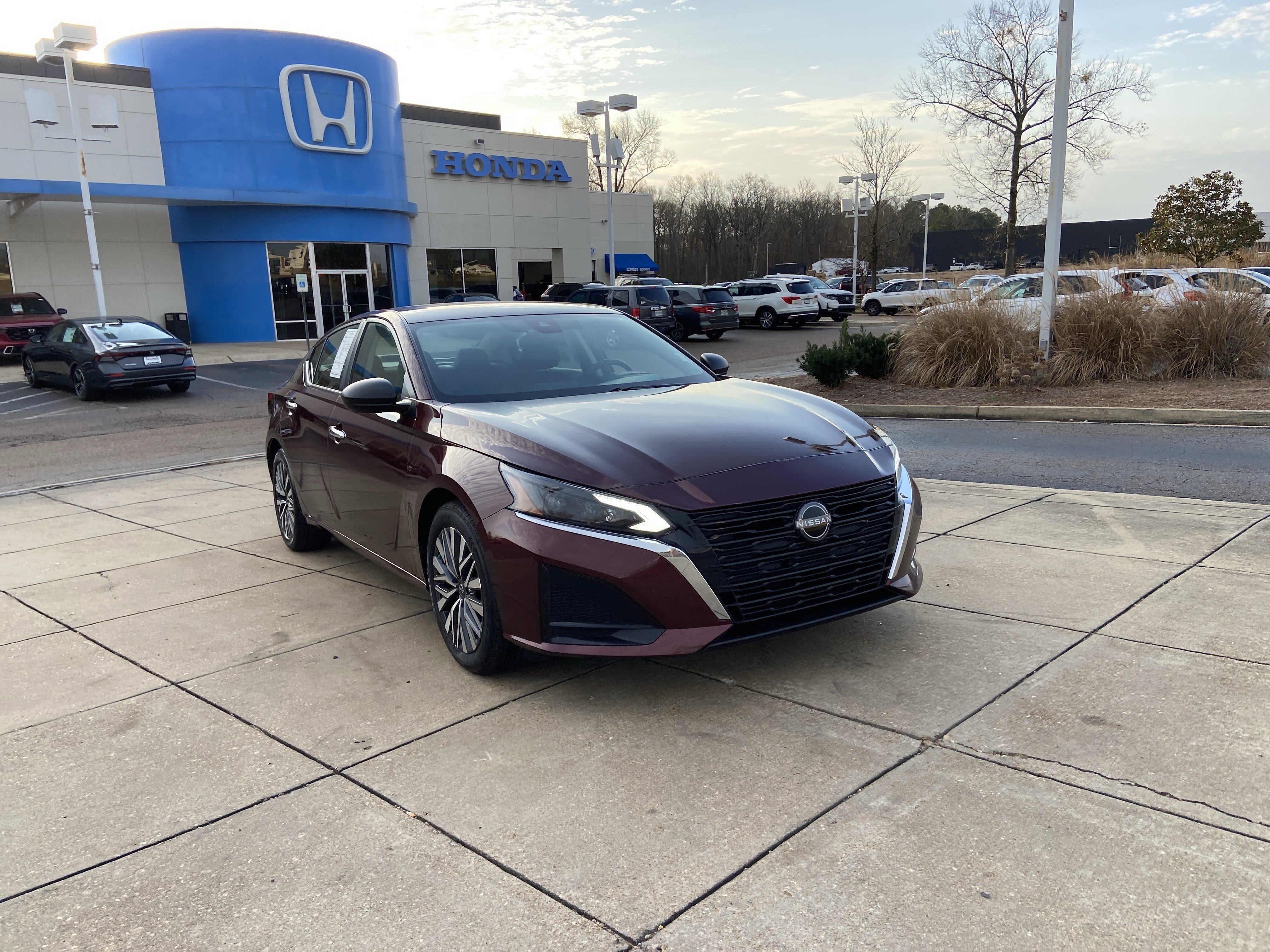 Used 2024 Nissan Altima SV with VIN 1N4BL4DV9RN337785 for sale in Ridgeland, MS