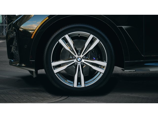 New 2027 Black Sapphire Metallic BMW M60i image 7