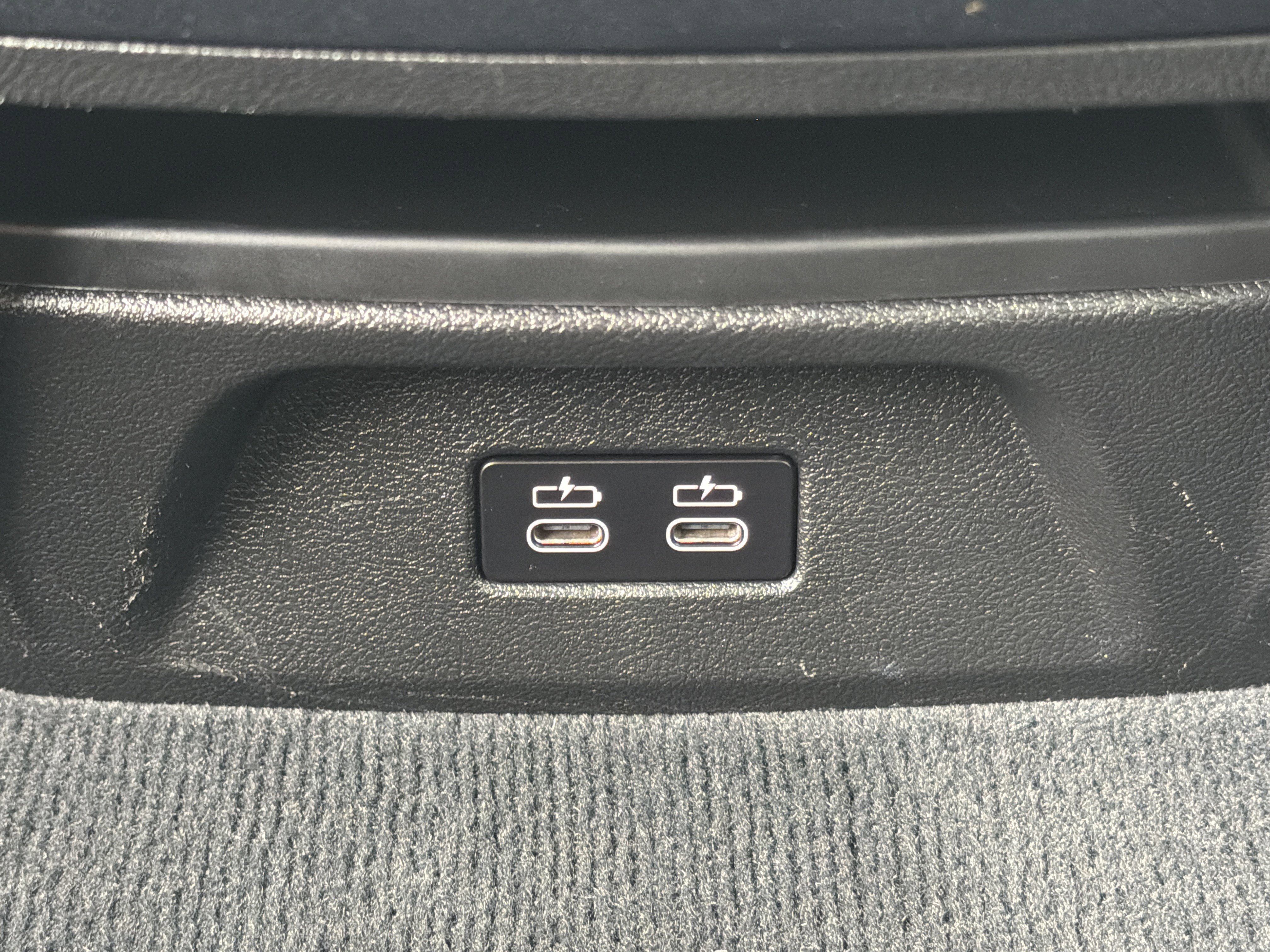 Used 2025 Mineral White Metallic BMW xDrive30i image 22