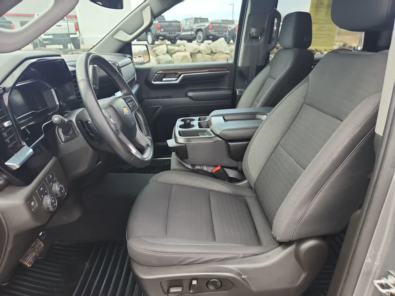2023 Chevrolet Silverado 1500 LT - Photo 13